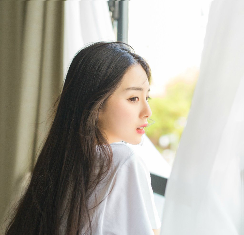 “越快越好，孔明这几日不间断来信催促。”刘备沉声道：“只是如何撤兵，还要跟两位军师商议一番。”